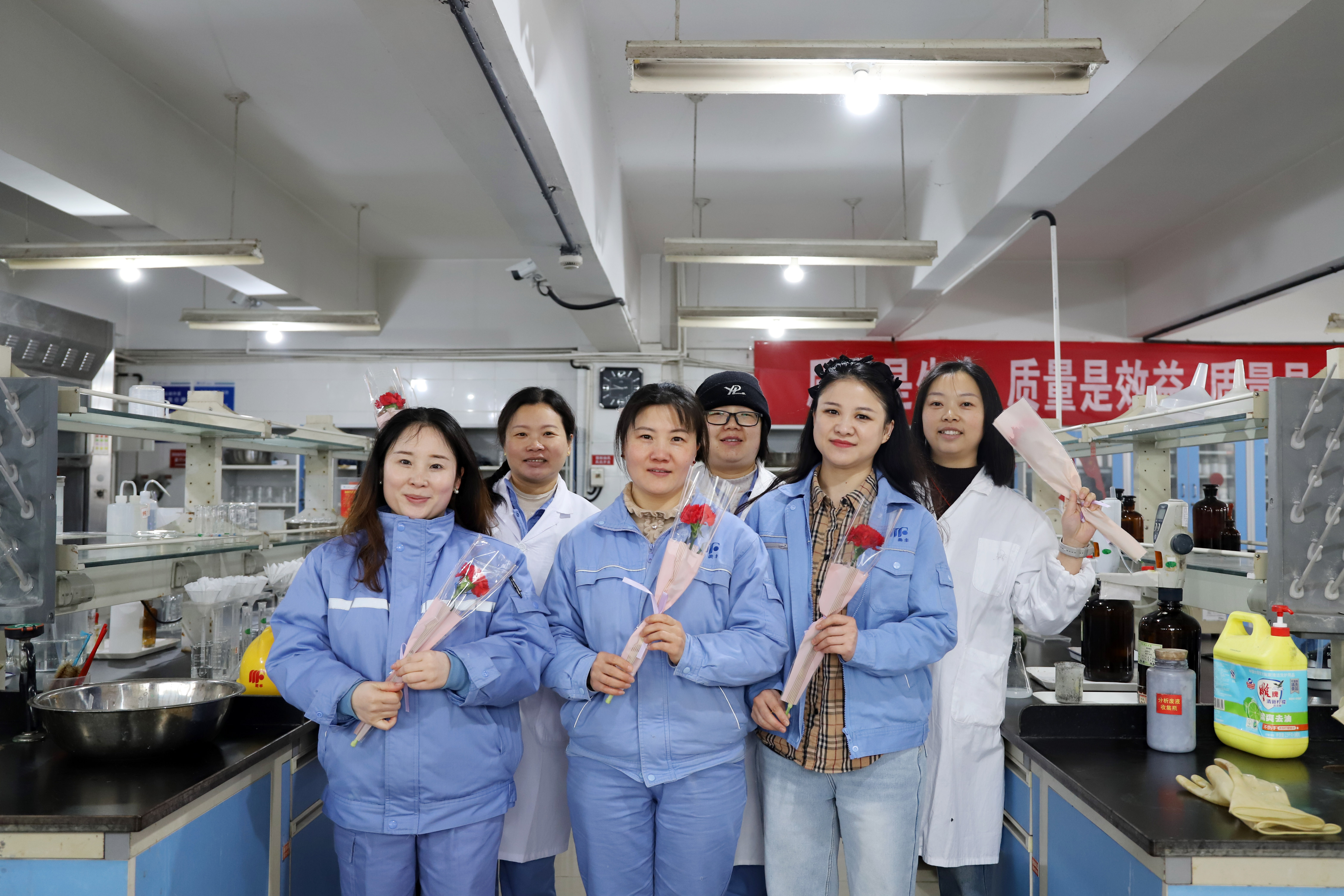 致敬！乐天使fun88登录入口「她」力量~